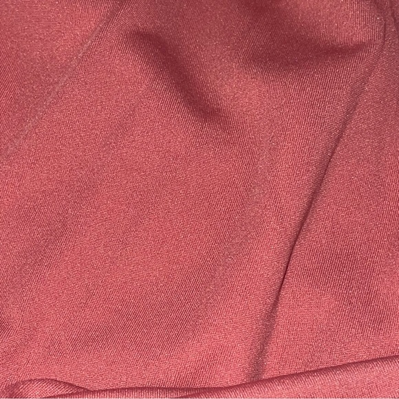 Old Navy Active Shorts - Picture 4 of 8